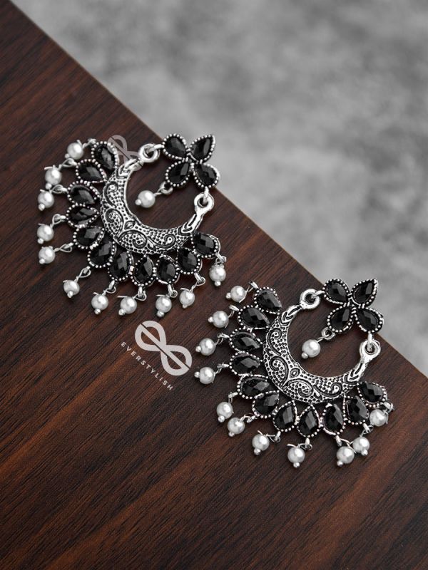 The Elegance of Royalty (Onyx Black) - Embellished Oxidised Earrings