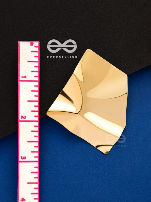 The Fluidic Chic Wrappers  - Statements Studs 