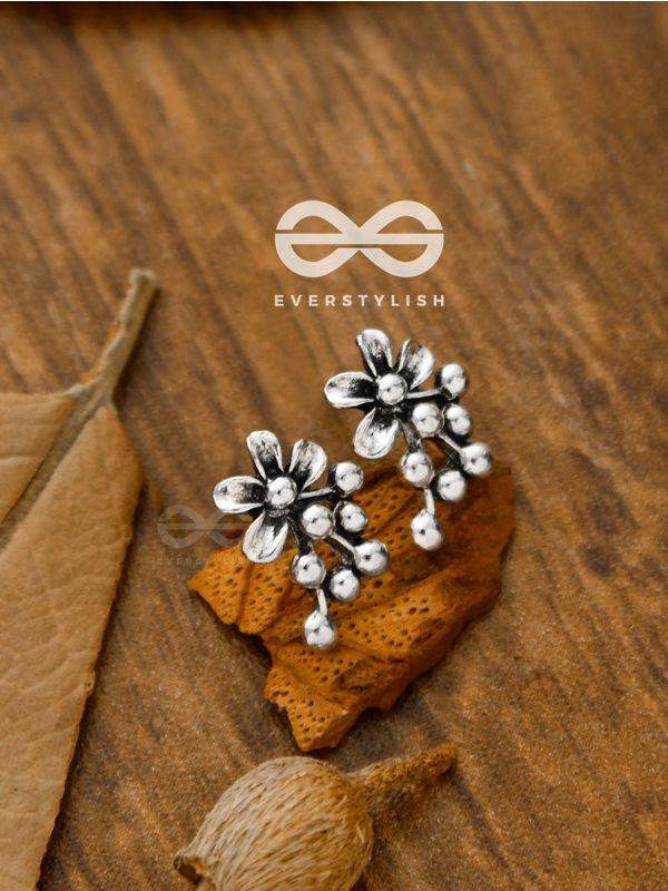 The Little Dotted Floral Studs - Tiny Trinket Earrings