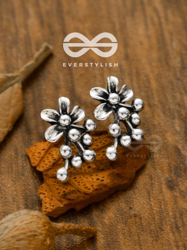 The Little Dotted Floral Studs - Tiny Trinket Earrings