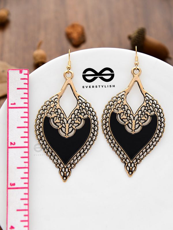 The perpetual beauty - Casual Dangler Earrings