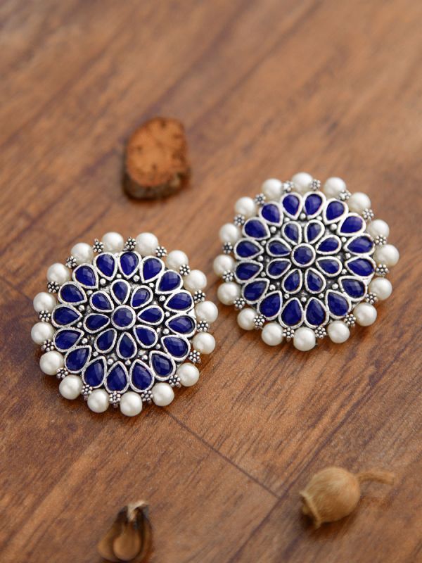 The headturner's blissful blue and pearls statement earrings