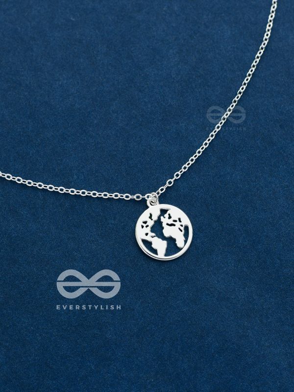 Citizen of the globe - Statement Silver Neckpiece