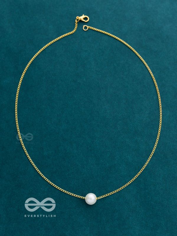 The Dainty Pearl Neckpiece - Golden