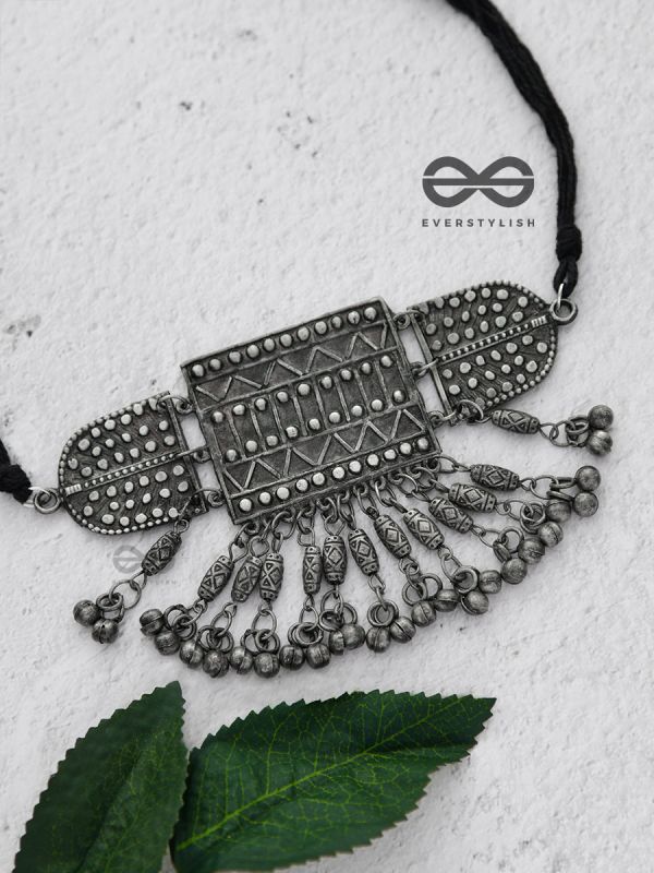 A Bohemian Beauty - Classic Oxidised Choker