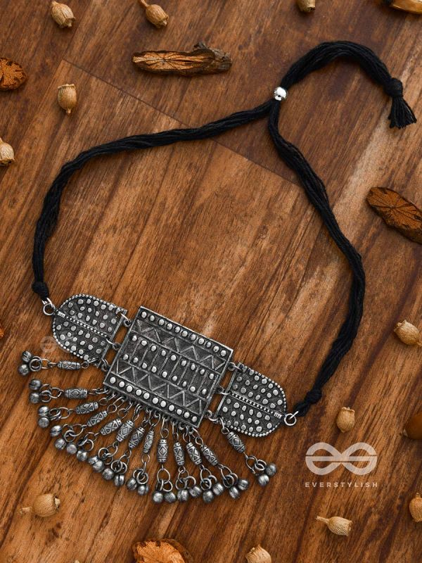 A Bohemian Beauty - Classic Oxidised Choker