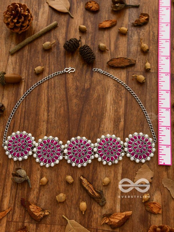 The classy Desire - Perfect Pearl Embellished Statement Choker (Ruby Red)