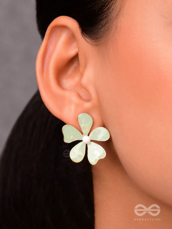 The Delightful Daisies - Statement Enamelled Earrings (Sage Green) 