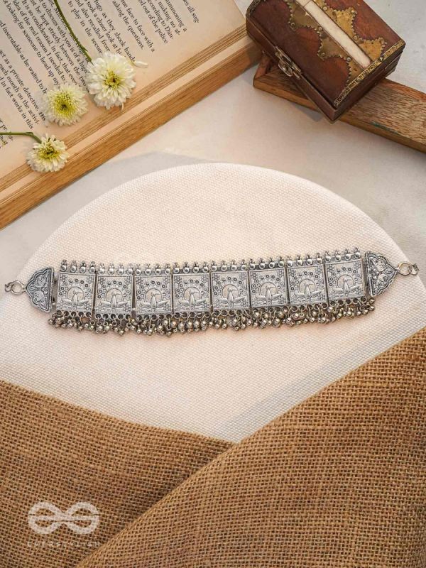 Spreading the Wings - Statement Boho Choker