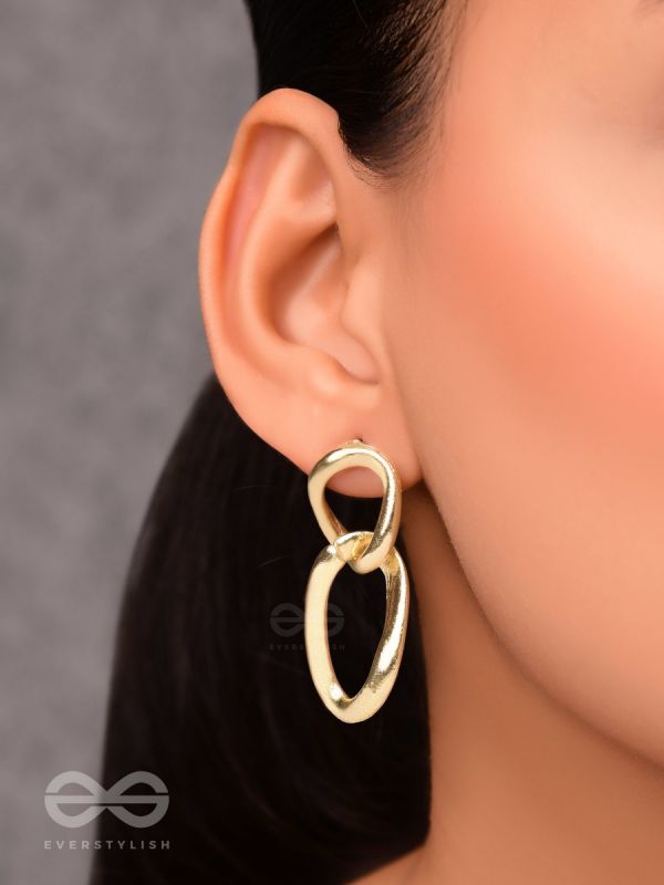Delicate Interwined Gold Chain Dangler Earrings