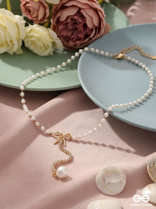 WEAR ME KNOT! pearl and bow detailed necklace