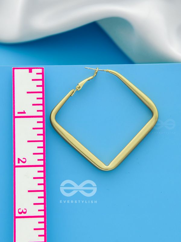 The Eccentric Squares - Golden Statement Hoops