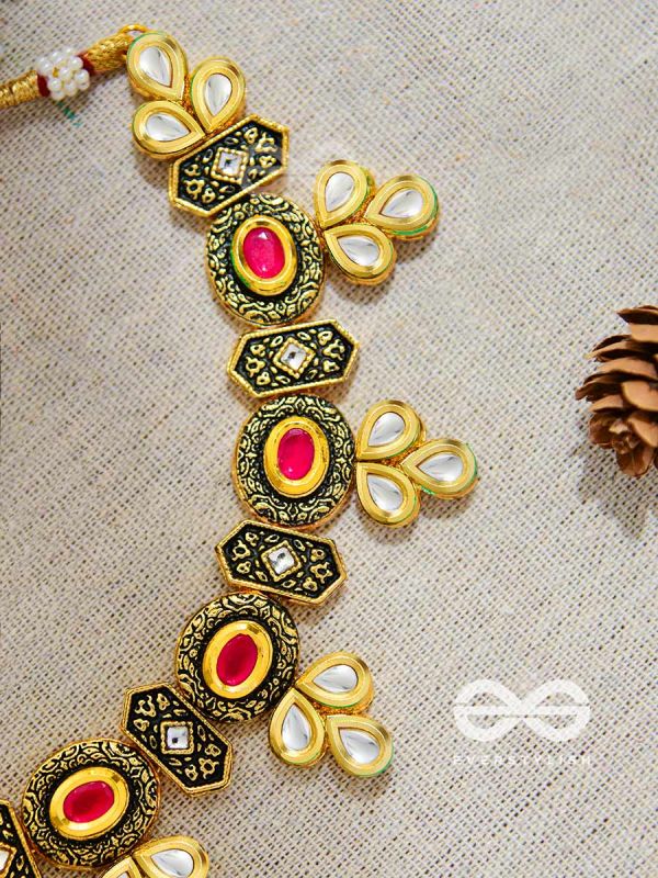 The Royal Magnificence - Statement Golden Set of Neckpiece and Earrings