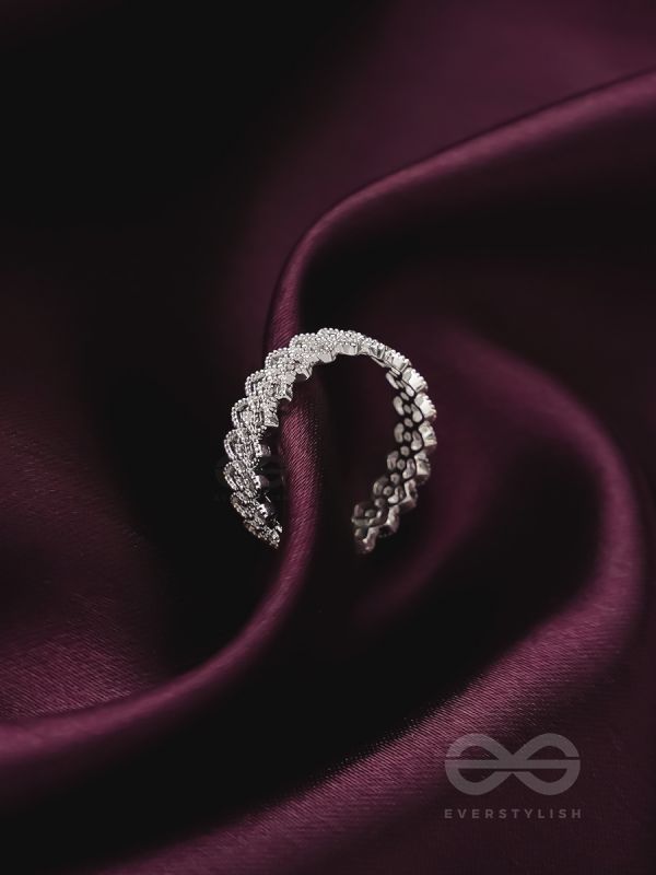 The Intricate Elegance - Adjustable Ring