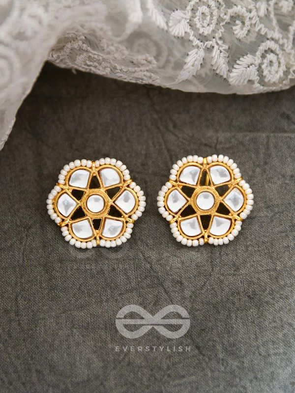 The Classy Elegance - Set of Statement Choker and Studs (Naive Peach)