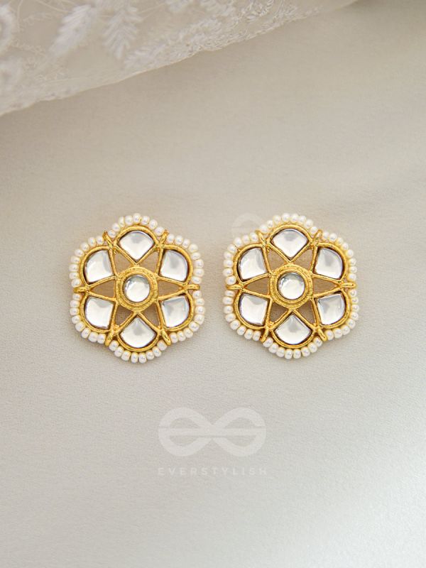 The Classy Elegance - Set of Statement Choker and Studs (Gray)