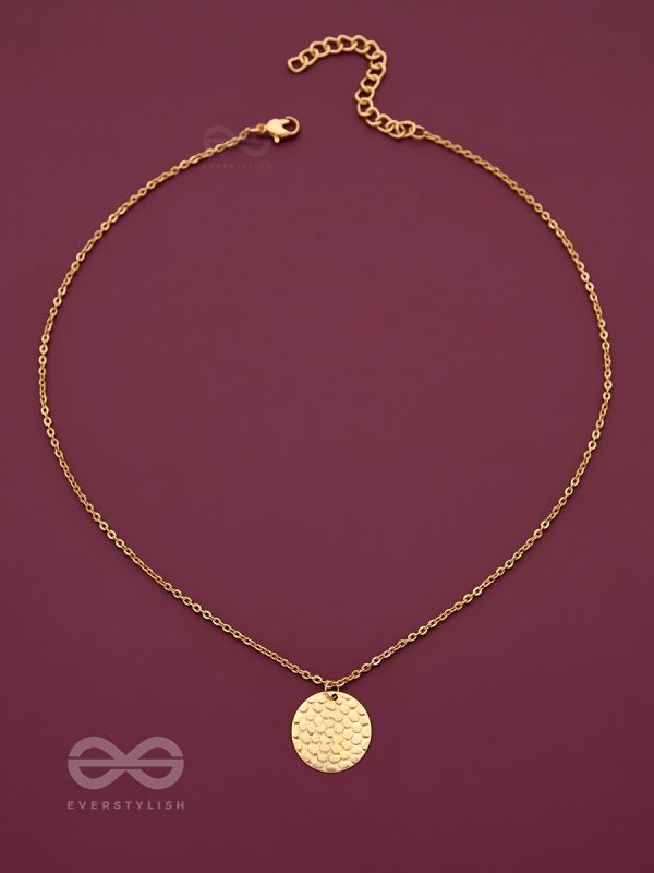 I'm A Magnificent Mirage - Golden Casual Neckpiece With Anti-Tarnish Coating 