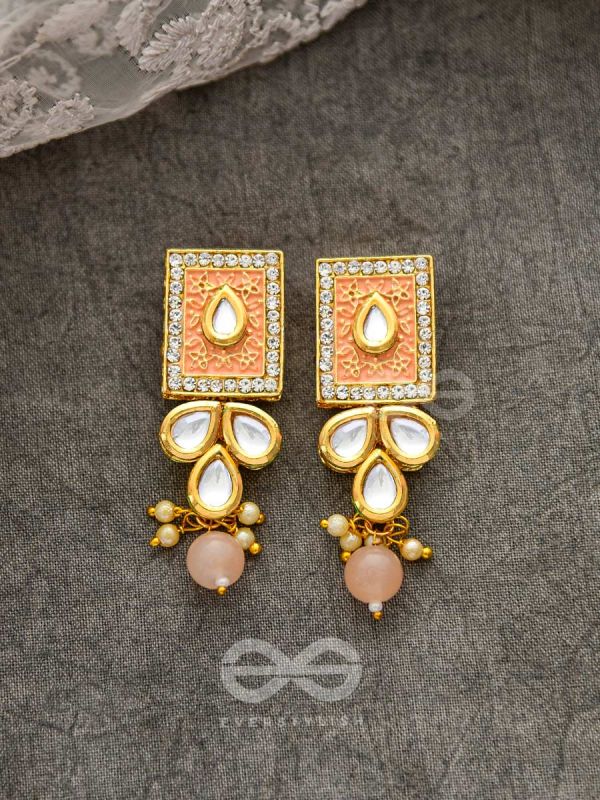 THE ETHERAL ELEGANCE - SET OF STATEMENT CHOKER AND EARRINGS (Pastel pink)