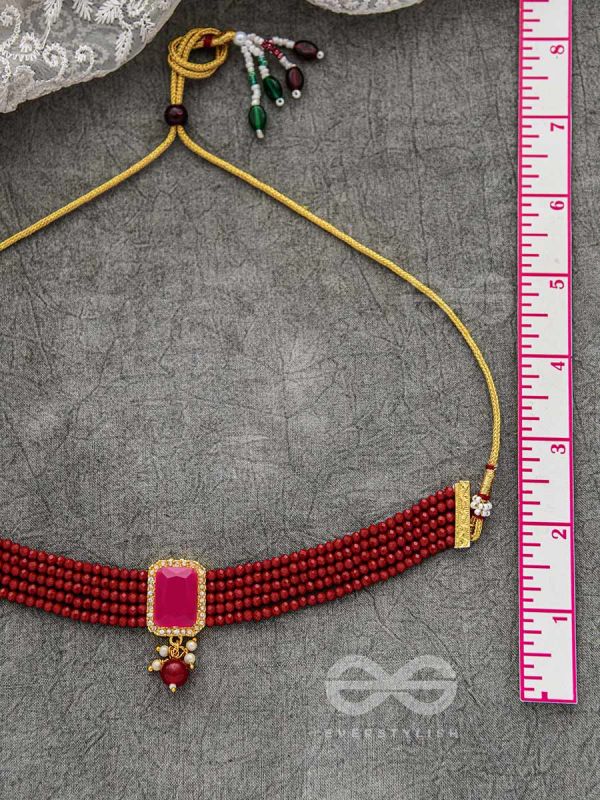 THE MYSTICAL MAGNIFICENCE - SET OF STATEMENT CHOKER AND EARRINGS (BERRY RED)