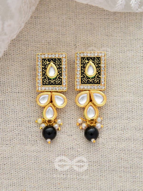 The Etheral Elegance - Set of Statement Choker And Earrings (Black)