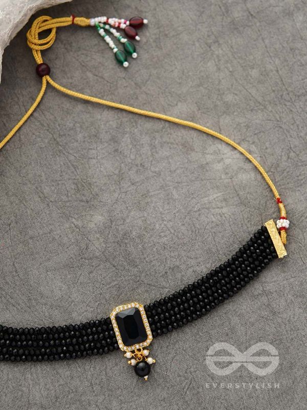 THE MYSTICAL MAGNIFICENCE - SET OF STATEMENT CHOKER AND EARRINGS (Black)