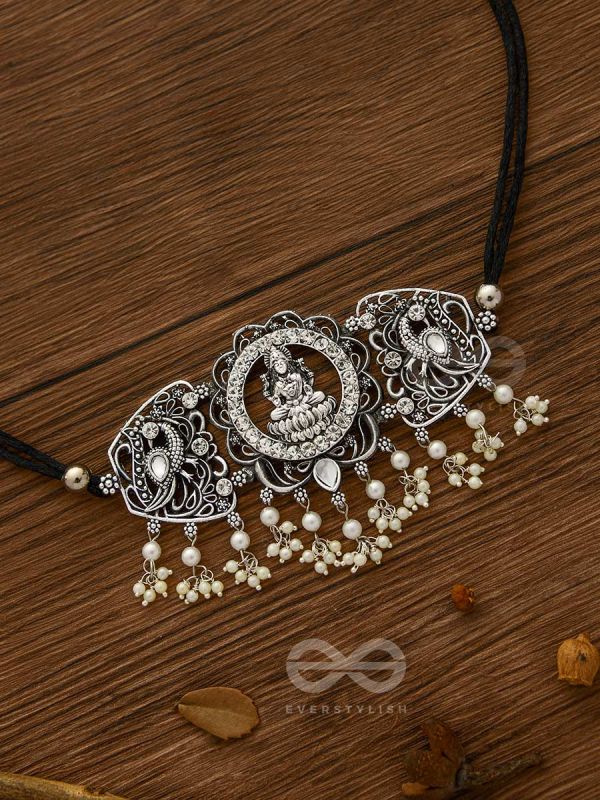 The Opulence of Devotion- Statement Set of Earrings and Choker