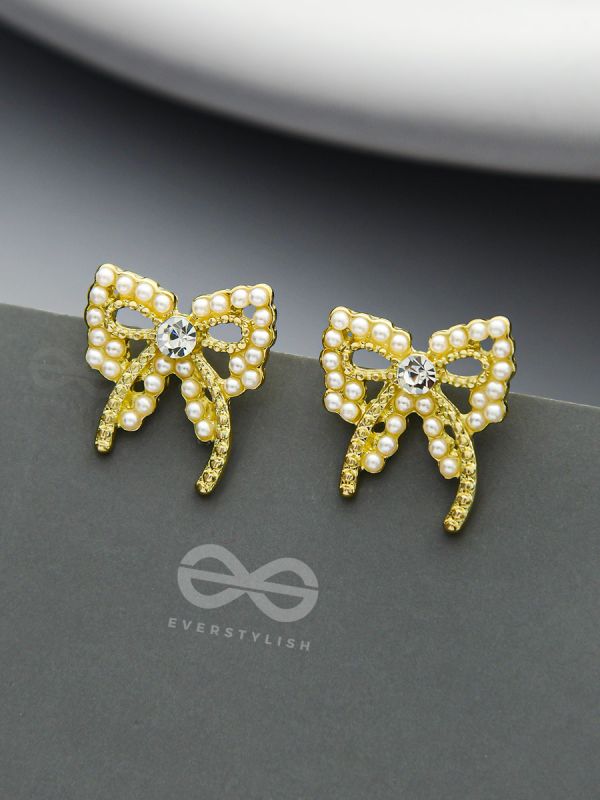 Pearlescent Cravats- Gem Stone and Pearls Studded Golden Earrings 