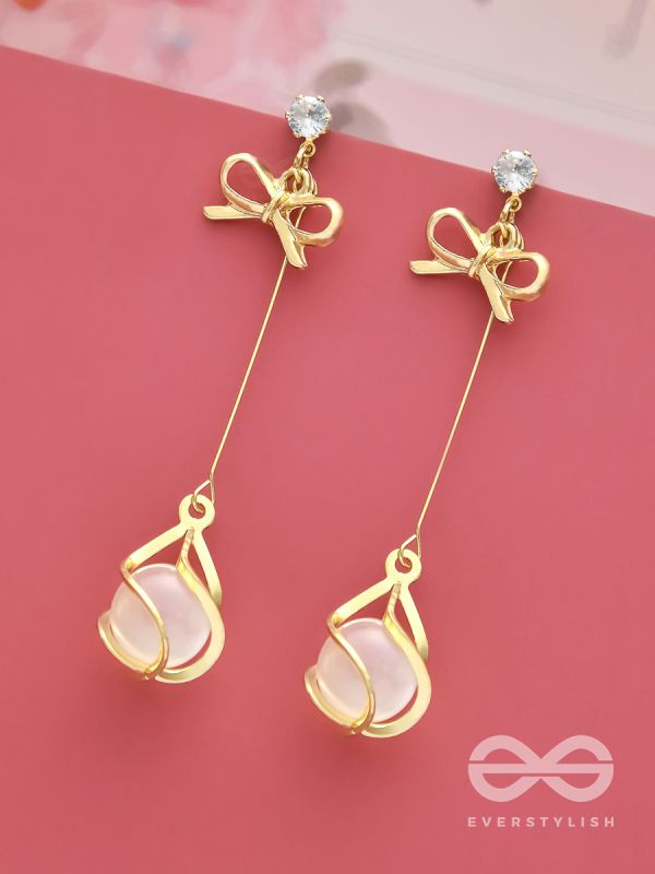 The Golden Globe Star- Elegant Golden Earrings