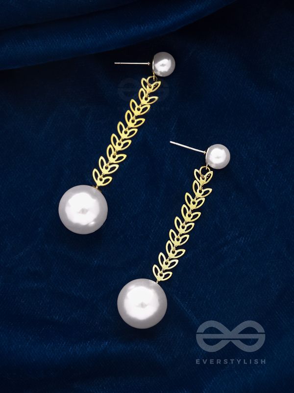 The Dewy Fir- Golden Pearl Earrings