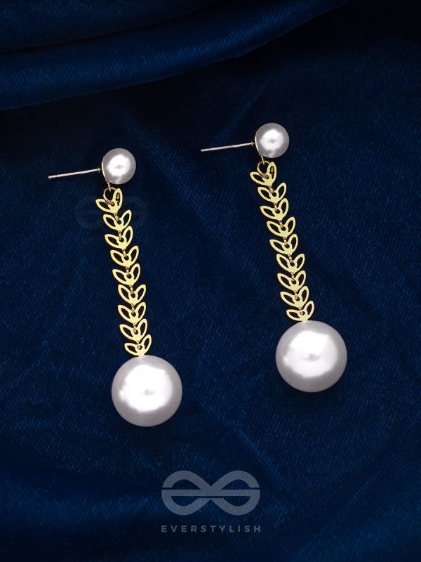 The Dewy Fir- Golden Pearl Earrings