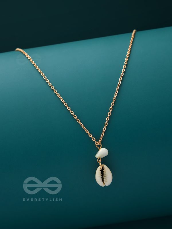 Beach Nostalgia- Golden Seashell Necklace With Anti-Tarnish Coating