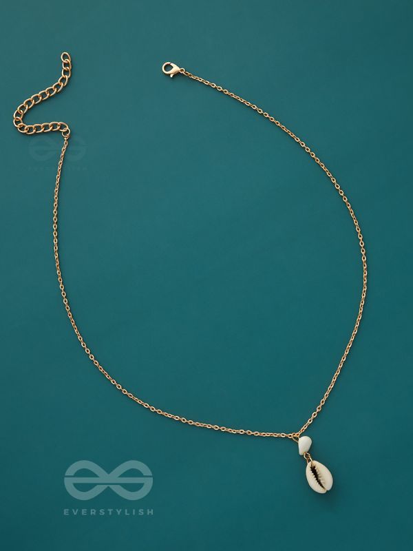 Beach Nostalgia- Golden Seashell Necklace With Anti-Tarnish Coating