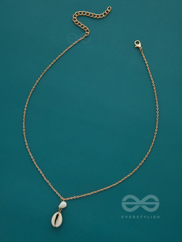 Beach Nostalgia- Golden Seashell Necklace With Anti-Tarnish Coating