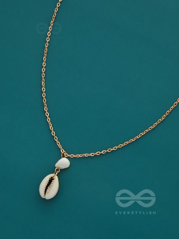 Beach Nostalgia- Golden Seashell Necklace With Anti-Tarnish Coating