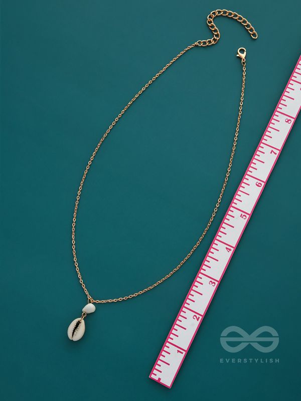 Beach Nostalgia- Golden Seashell Necklace With Anti-Tarnish Coating
