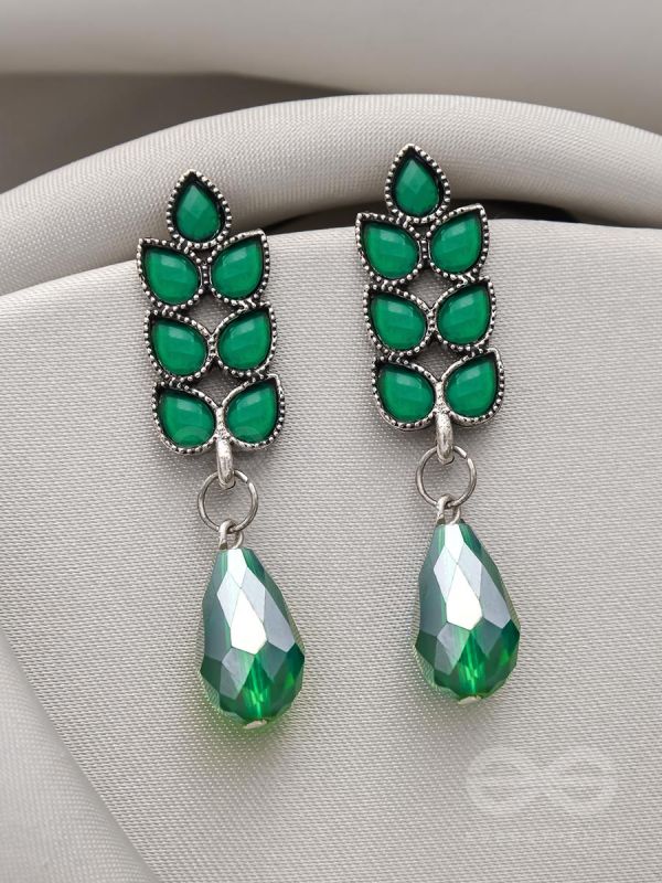 THE GRAPEVINE- EMBELLISHED OXIDIZED EARRINGS (Emerald Green)