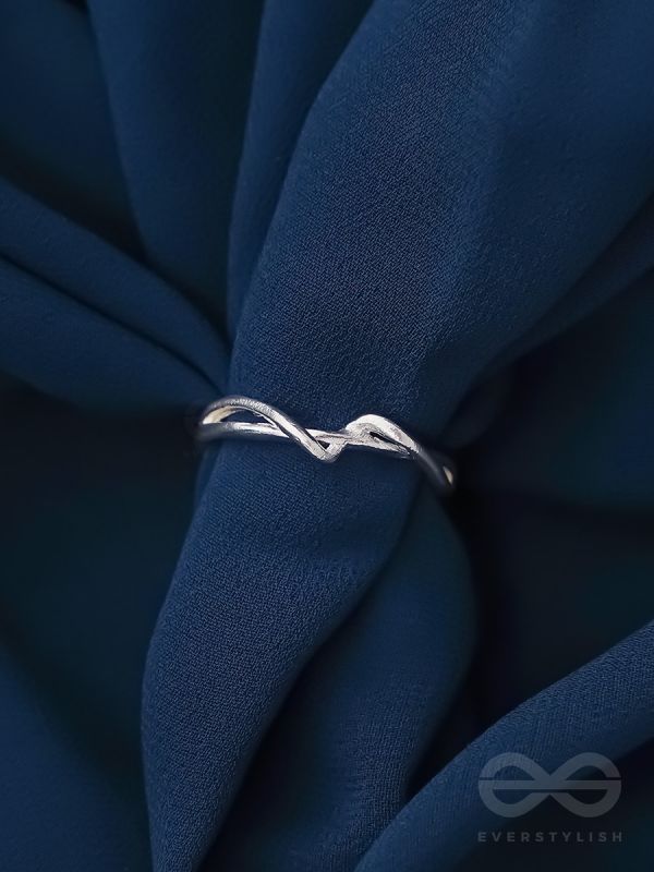 The Twisted Vine- Elegant Silver Ring
