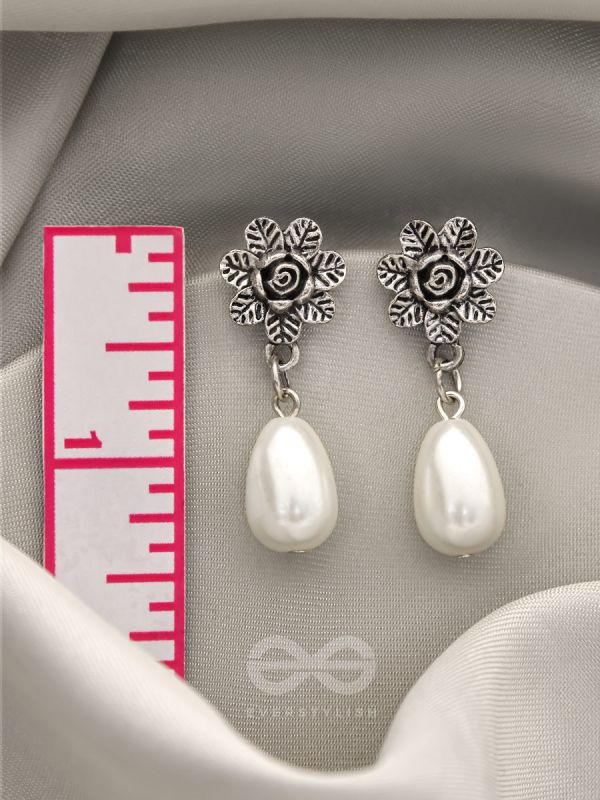The Frosty Dewdrop- Oxidised Pearl Earrings