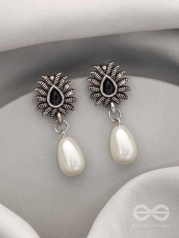 Drops of Desire- Oxidised Pearl Earrings