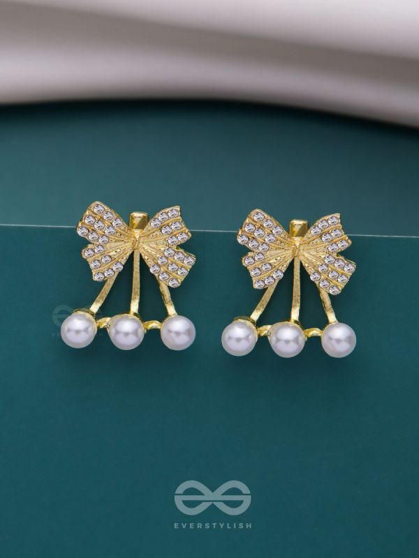 HOLD MY BOW - GOLDEN PEARL EAR JACKETS