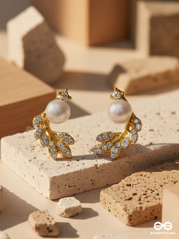PEARL GLOSS LEAF – ELEGANT CRYSTAL STUDS