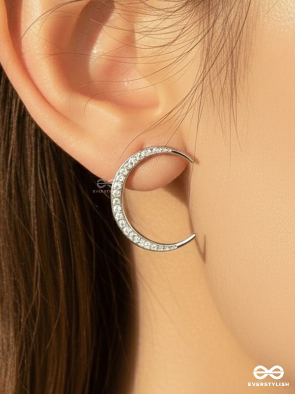 TWILIGHT DUO – STAR & MOON STUDS