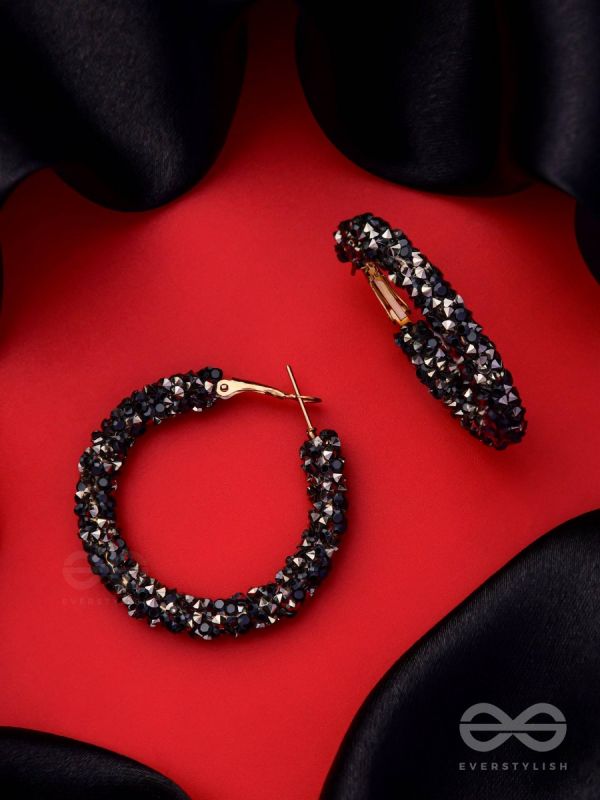 THE PARTY POPPERS ILLUMINATING STATEMENT HOOPS - Black