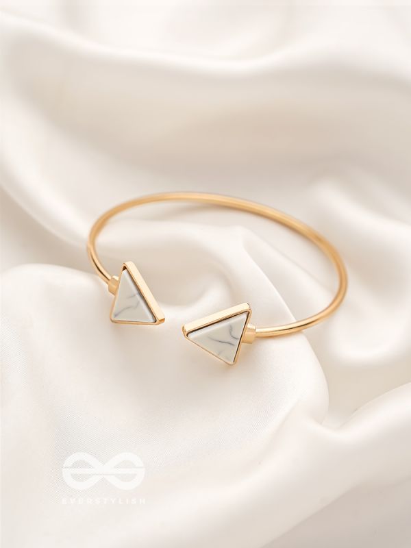 The Gorgeous Charmer- Marble Triangles Bracelet - White