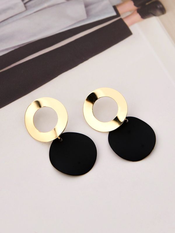 The Geometric Glam Earrings - Golden Black 