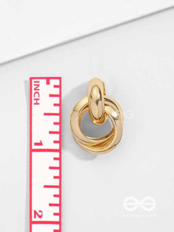 The Entangled Shimmer - Golden Elegant Studs