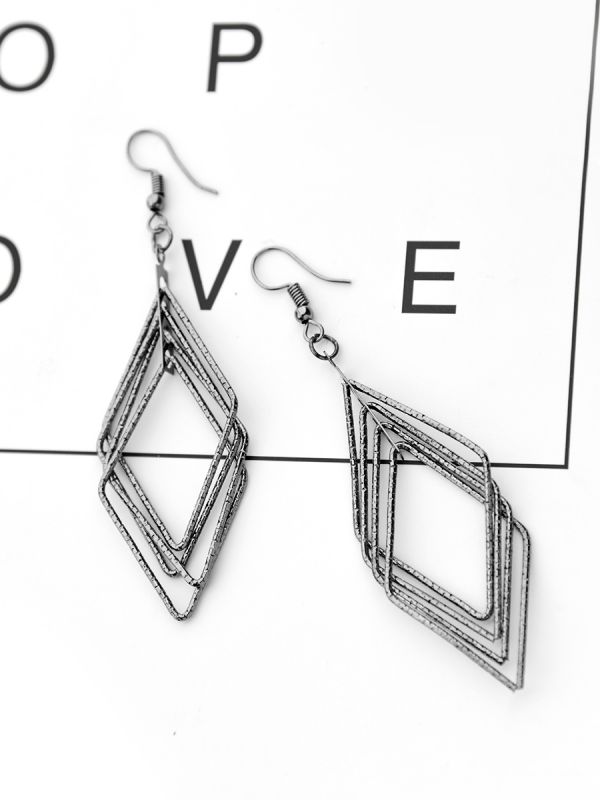 The Shimmery Rhombus - Dark Grey Elegant Earrings
