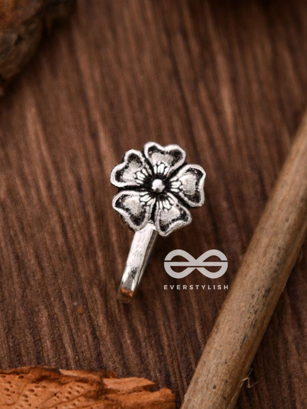 The Little Oxidised Flower Non-piercing Boho Nosepin