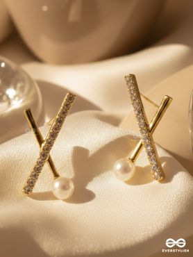 Star Crossed- Rhinestones Studded Pearl Golden Earrings
