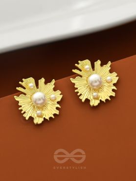 Pearl n Oyster- Golden Pearl Earrings